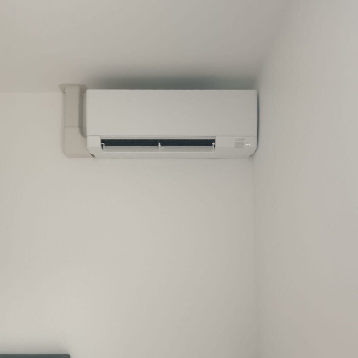 Réalisations de trisplit pour les chambres avec les groupes sur le toit